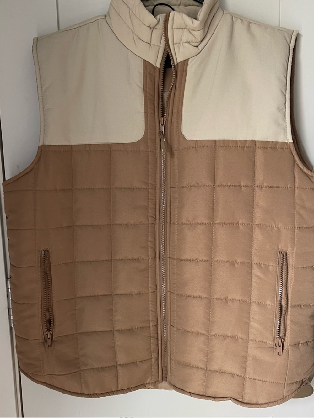 NOMAD Men’s Medium Padded Sleeveless Tan Zipper Vest Outdoor Collar Jacket Quilt
